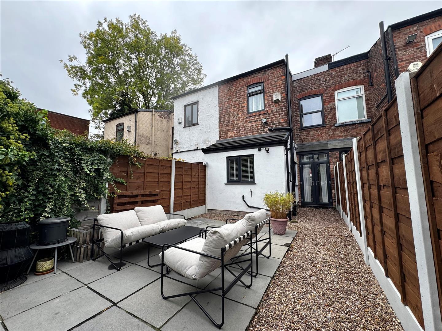 2 Bedroom House To Buy image 13